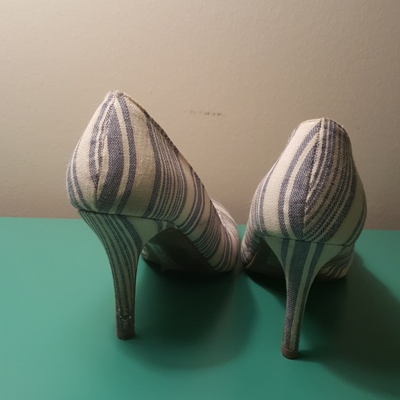 Adorable Saucy High Heels - Picture 5 of 6